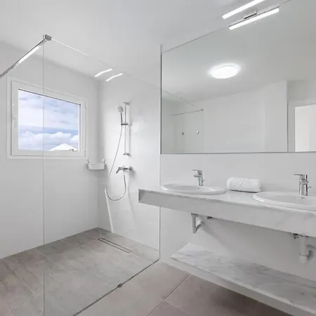 Ocean Views And Relax In Lanzarote Вилла