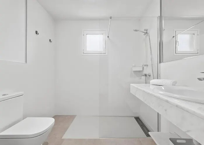 Ocean Views And Relax In Lanzarote Villa