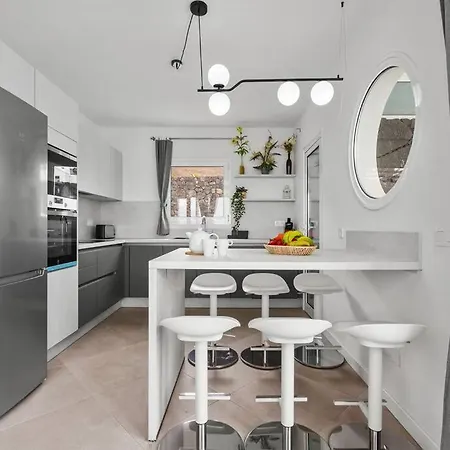 Ocean Views And Relax In Lanzarote فيلة